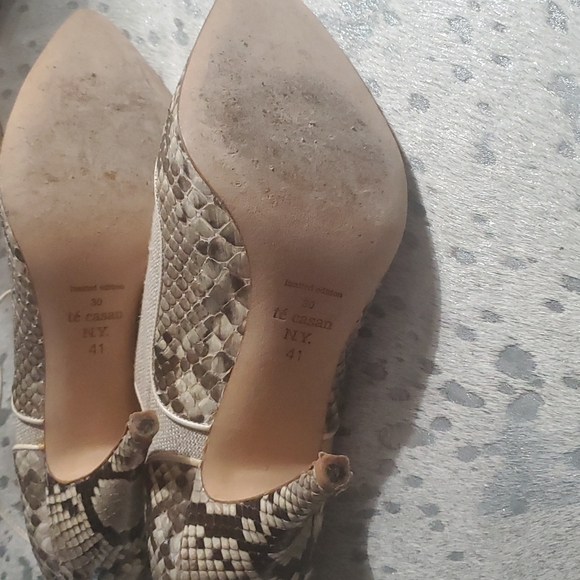 Genuine Snakeskin and Linen Te Casan heels - Picture 5 of 17